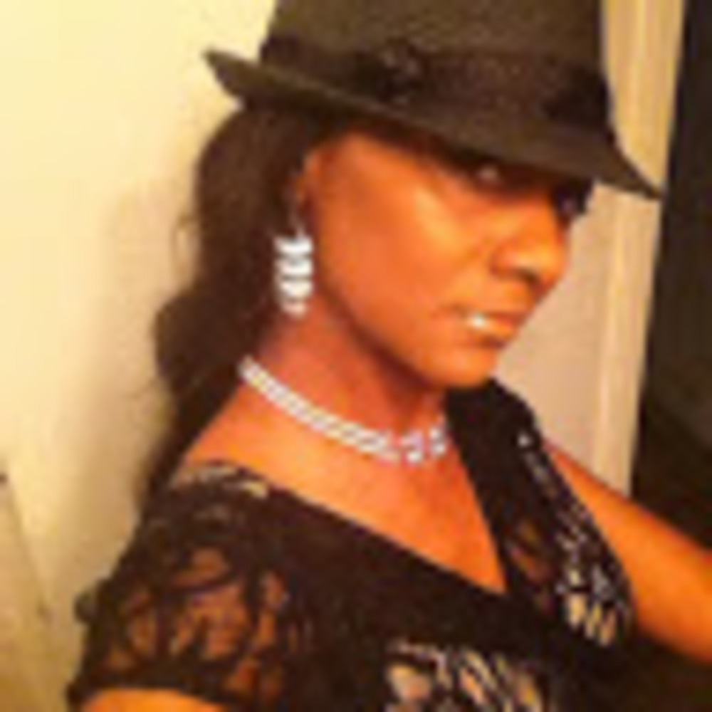 Meet your Posher, Ella